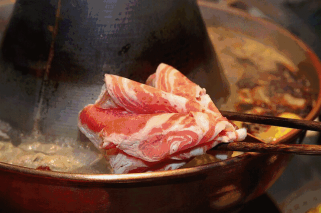 肆意在铜锅里涮肉,分分钟满足你的味蕾